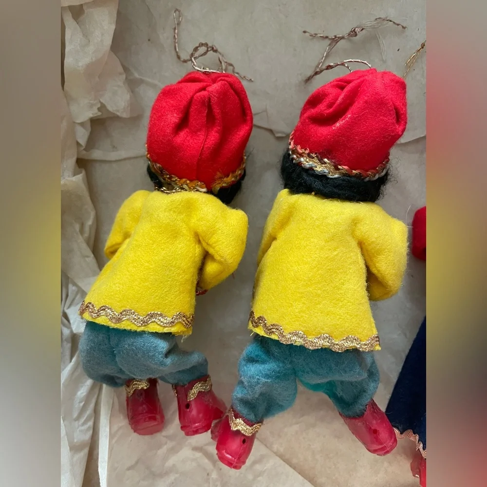 Vintage 1960s Felt Christmas Ornament Doll Set – Retro Holiday Decor (Lot of 4)